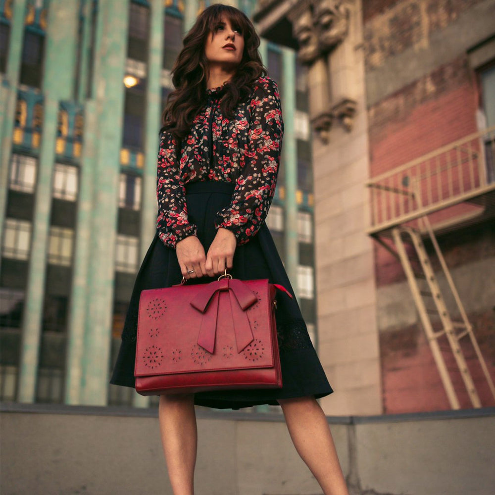 Elegancka torebka z kokardką Moniki