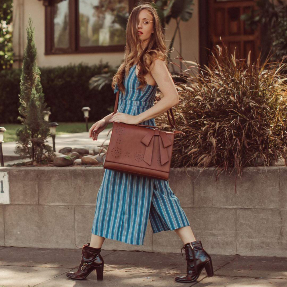 Elegancka torebka z kokardką Moniki